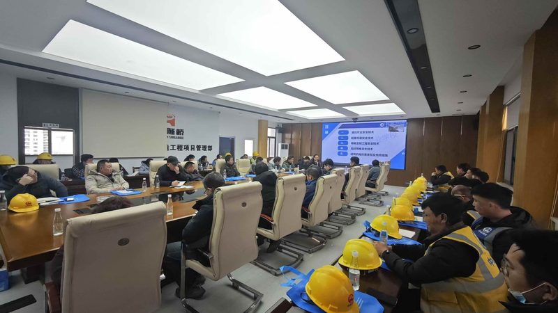 在准备报名证件时，需要注意以下几点：